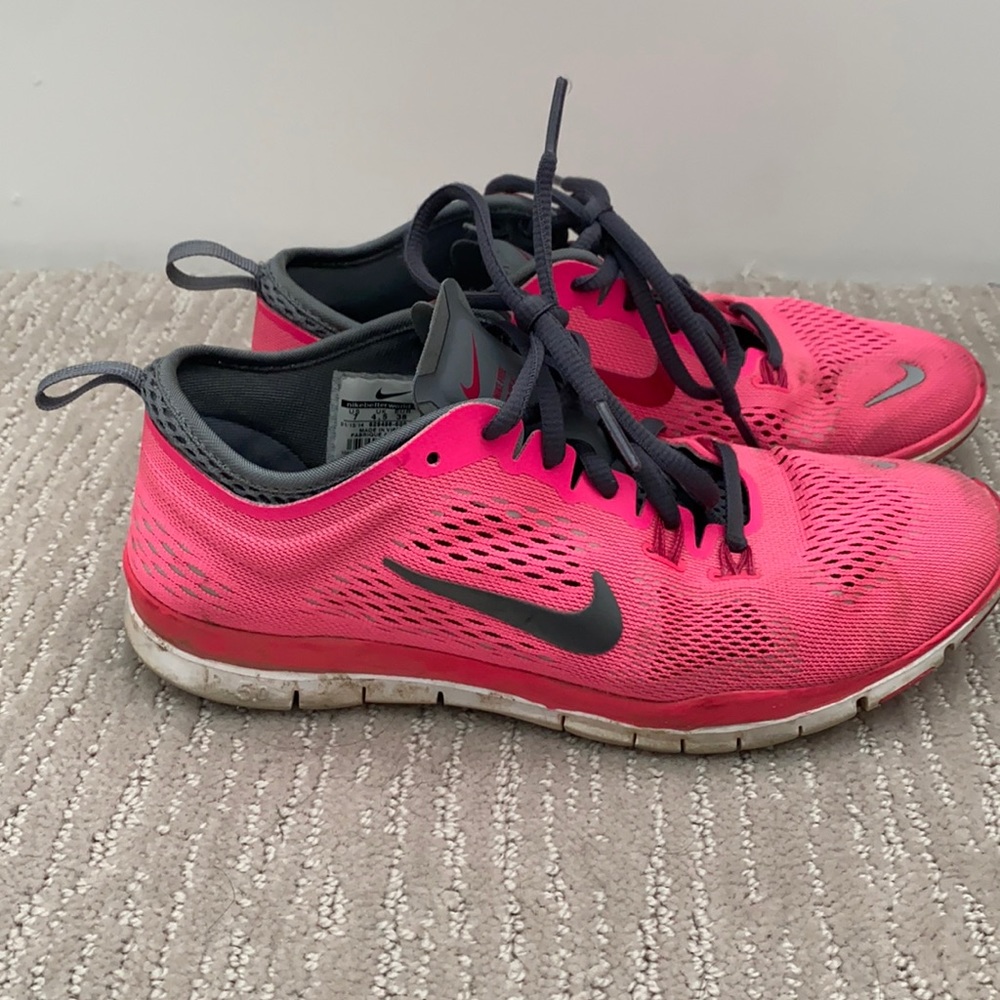 NIKE free TR Fit 4 Pink/Grey/white